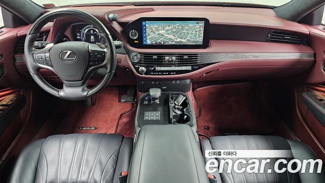 Lexus LS — interior