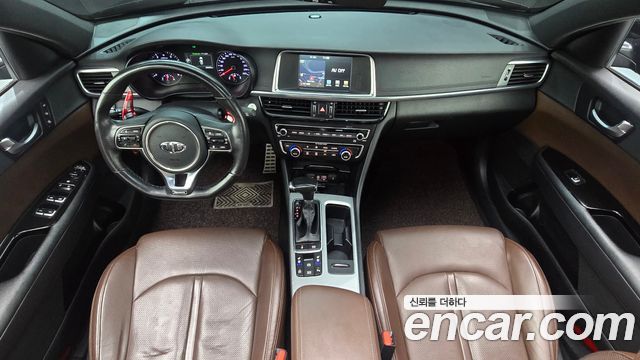 Kia K5 — interior