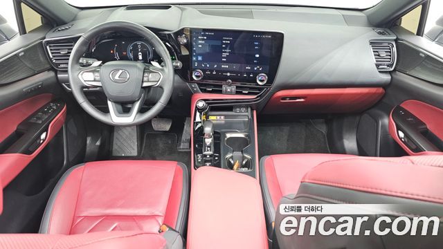 Lexus NX — interior