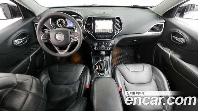 Jeep Cherokee — interior