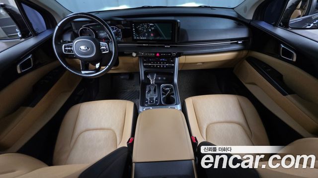 Kia Carnival — interior