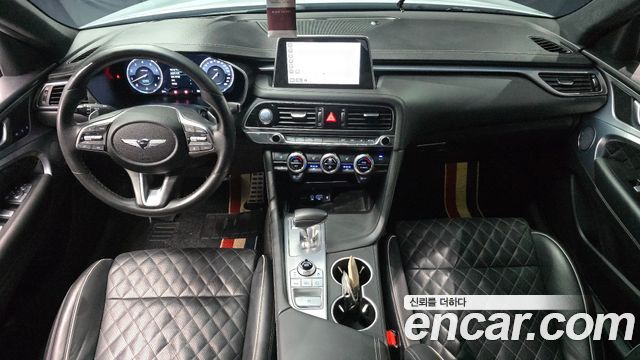 Genesis G70 — interior