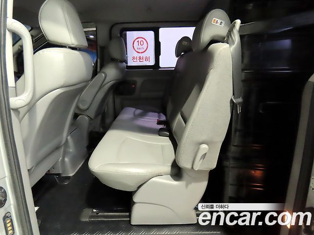 Hyundai Starex — interior