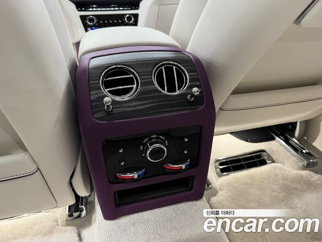 Rolls-Royce Ghost — interior