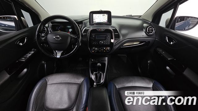 Renault Korea QM3 — interior