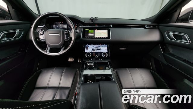 Land Rover Range Rover Velar — interior