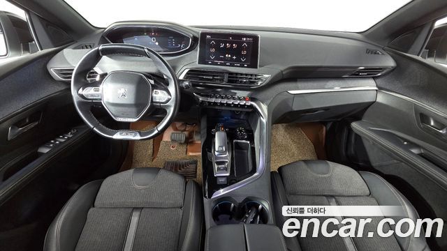 Peugeot 5008 — interior