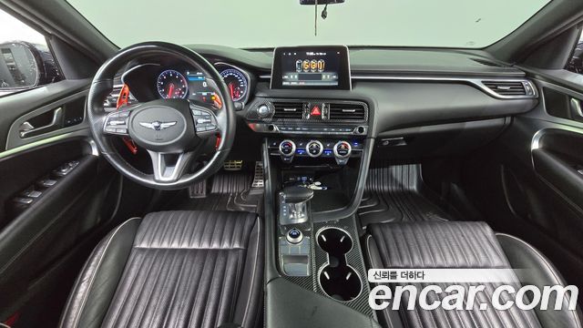 Genesis G70 — interior