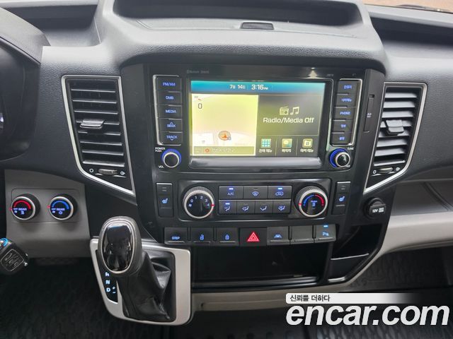 Hyundai Solati — interior