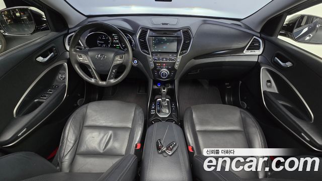 Hyundai Santa Fe — interior