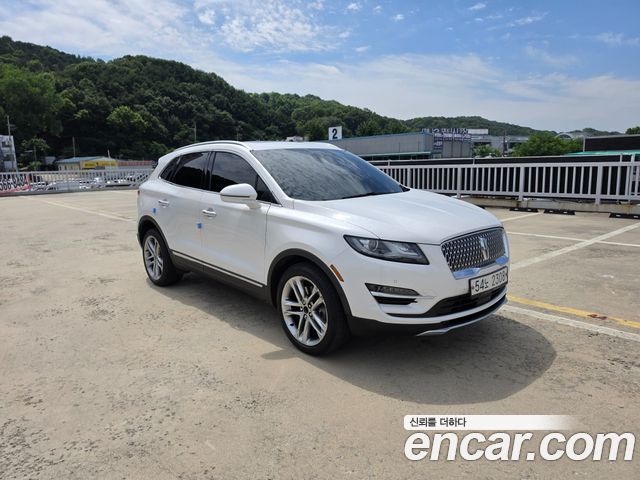 Lincoln MKC — exterior