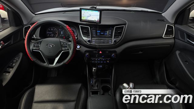 Hyundai Tucson — interior