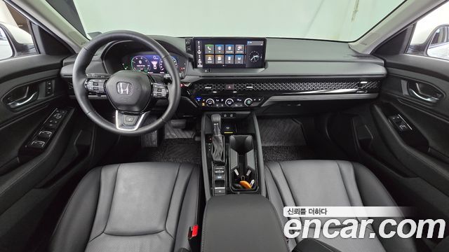 Honda Accord — interior