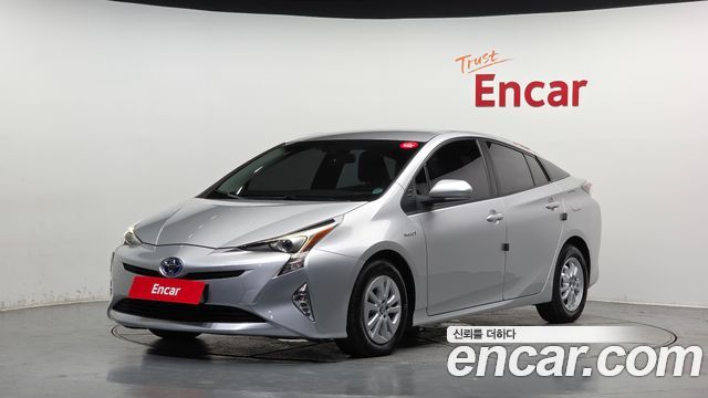 Toyota Prius — exterior