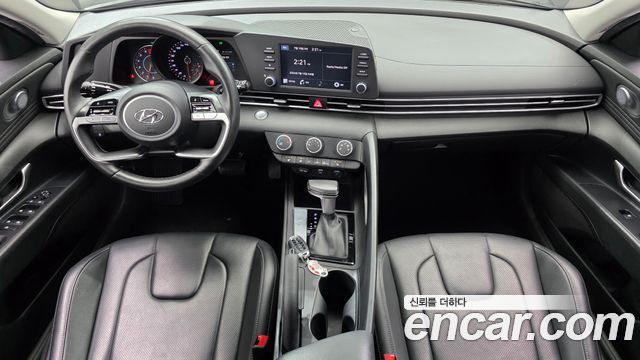 Hyundai Avante — interior