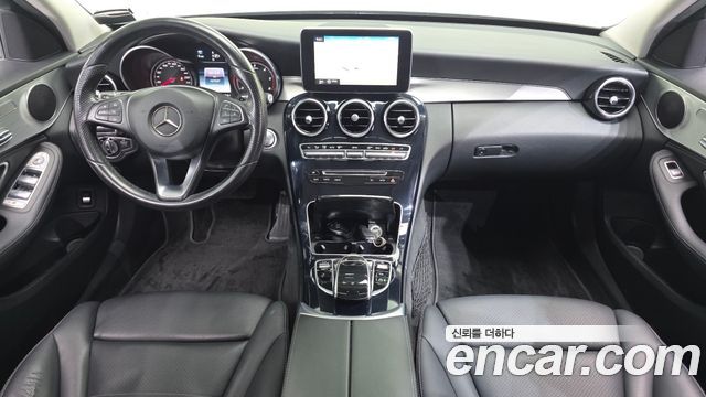 Mercedes-Benz C-Class — interior
