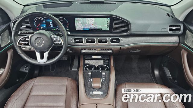 Mercedes-Benz GLE-Class — interior