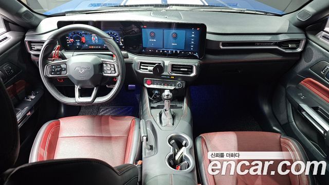 Ford Mustang — interior