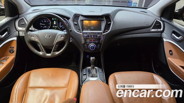 Hyundai Santa Fe — interior