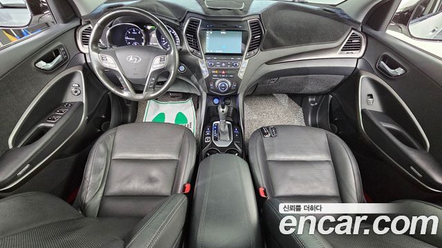 Hyundai Santa Fe — interior