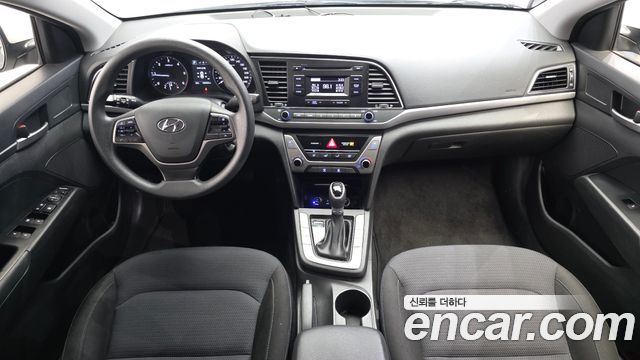 Hyundai Avante — interior