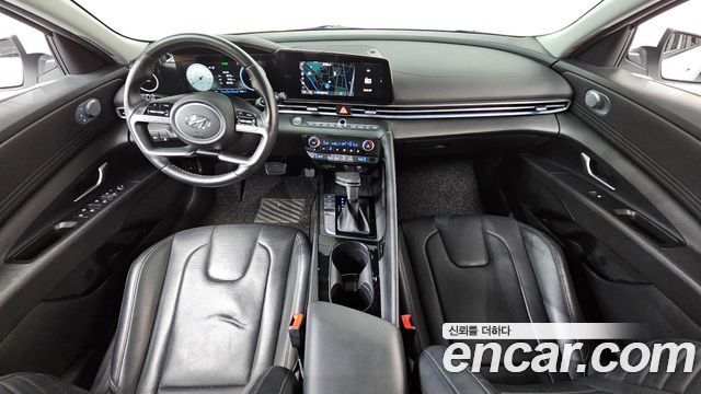 Hyundai Avante — interior