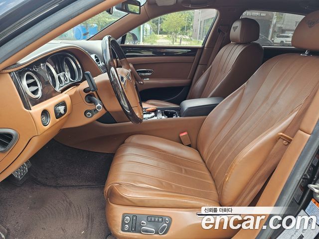 Bentley Flying Spur — interior