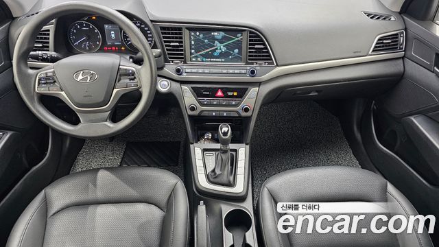 Hyundai Avante — interior