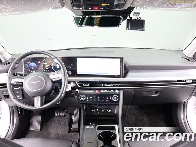 Hyundai Sonata — interior