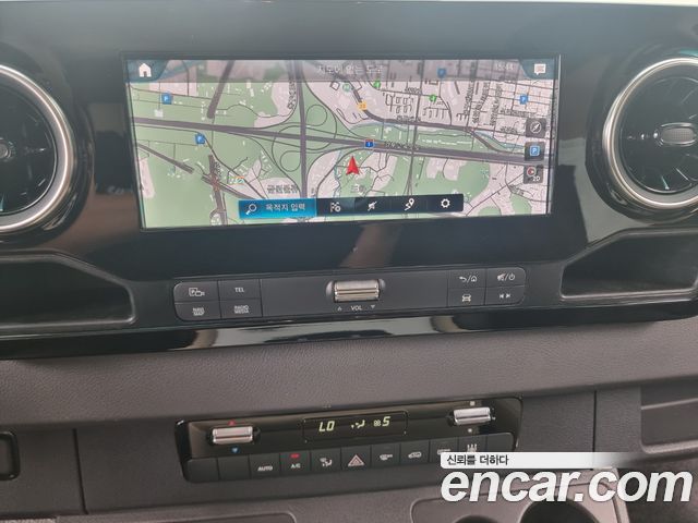 Mercedes-Benz Sprinter — interior