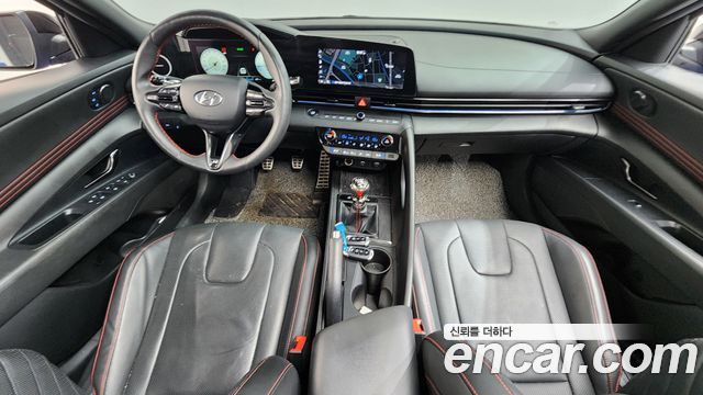 Hyundai Avante — interior
