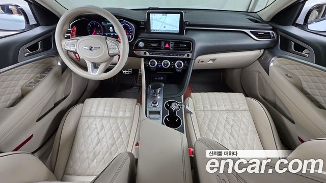 Genesis G70 — interior