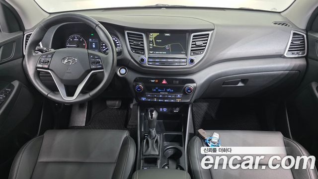 Hyundai Tucson — interior