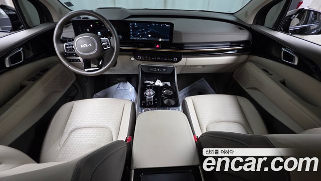 Kia Carnival — interior