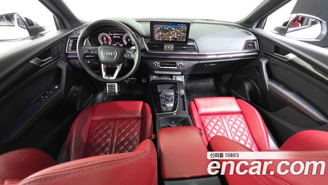 Audi SQ5 — interior