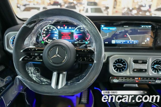 Mercedes-Benz G-Class — interior