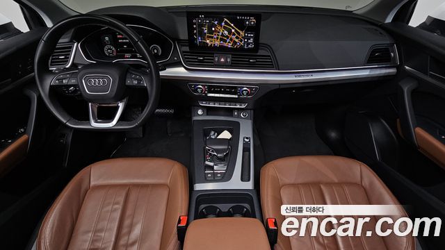 Audi Q5 — interior