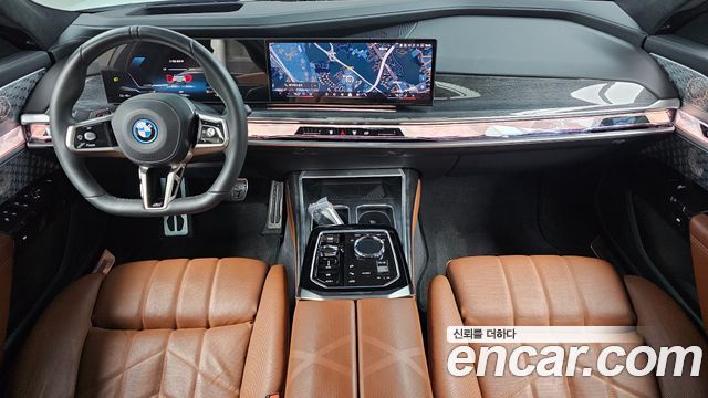 BMW i7 — interior
