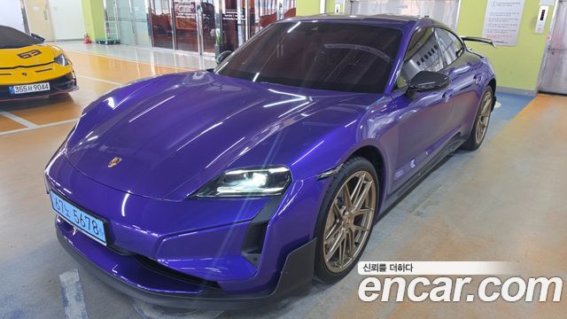 Porsche Taycan — exterior