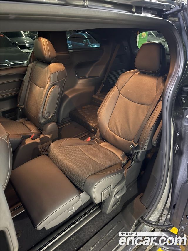 Toyota Sienna — interior