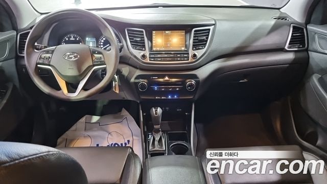 Hyundai Tucson — interior