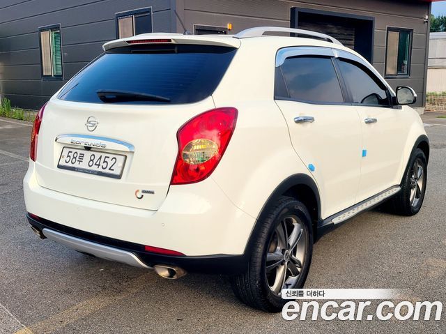 KG Mobility Korando — interior