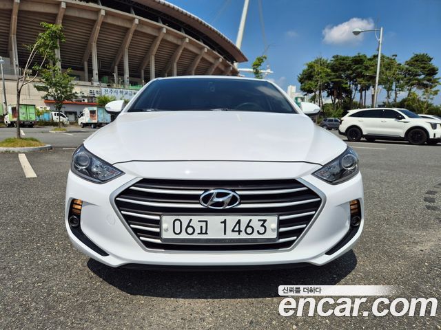 Hyundai Avante — exterior
