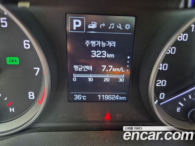 Hyundai Avante — interior