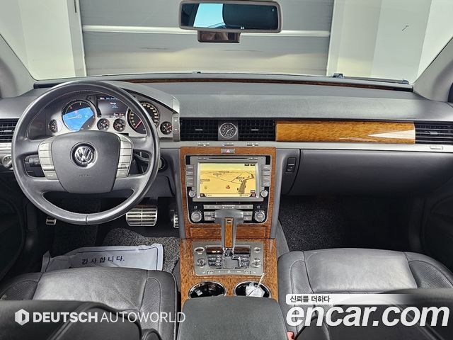 Volkswagen Phaeton — interior