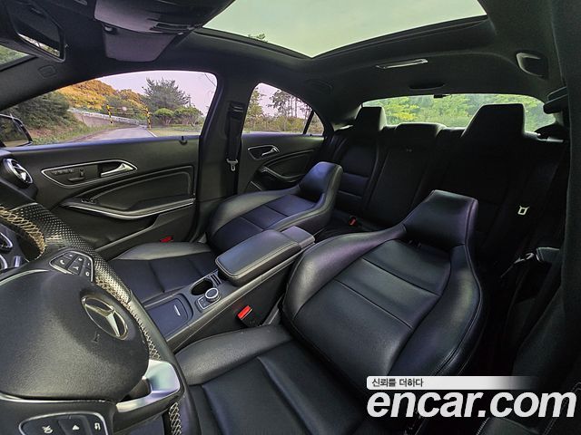 Mercedes-Benz CLA-Class — interior