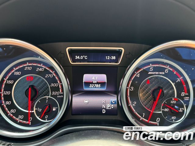 Mercedes-Benz GLE-Class — interior