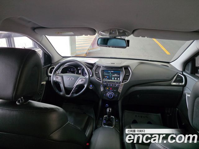 Hyundai Santa Fe — interior
