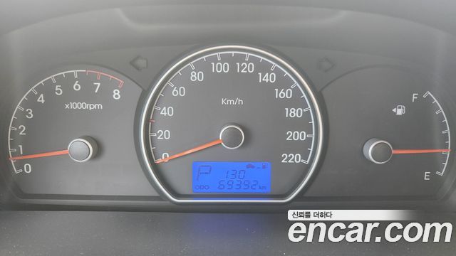 Hyundai Avante — interior