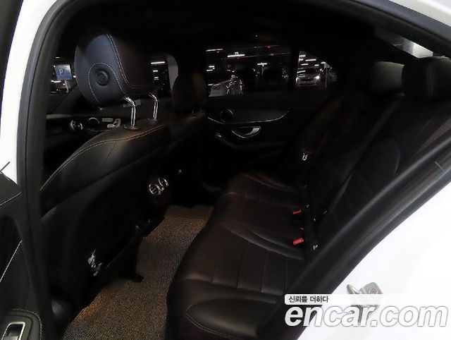 Mercedes-Benz C-Class — interior
